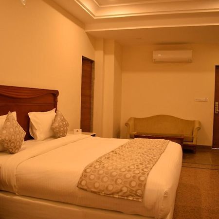 Kumbhalgarh Fort Resort-Pure Veg Buitenkant foto
