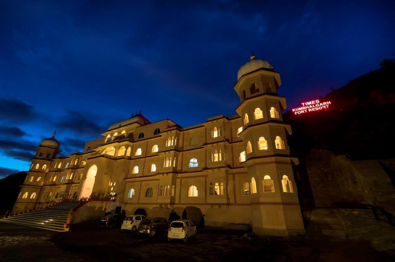 Kumbhalgarh Fort Resort-Pure Veg Buitenkant foto