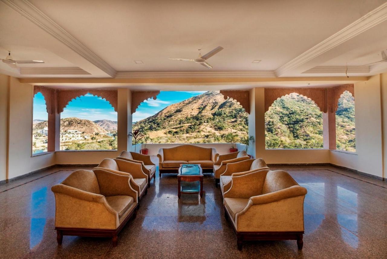 Kumbhalgarh Fort Resort-Pure Veg Buitenkant foto