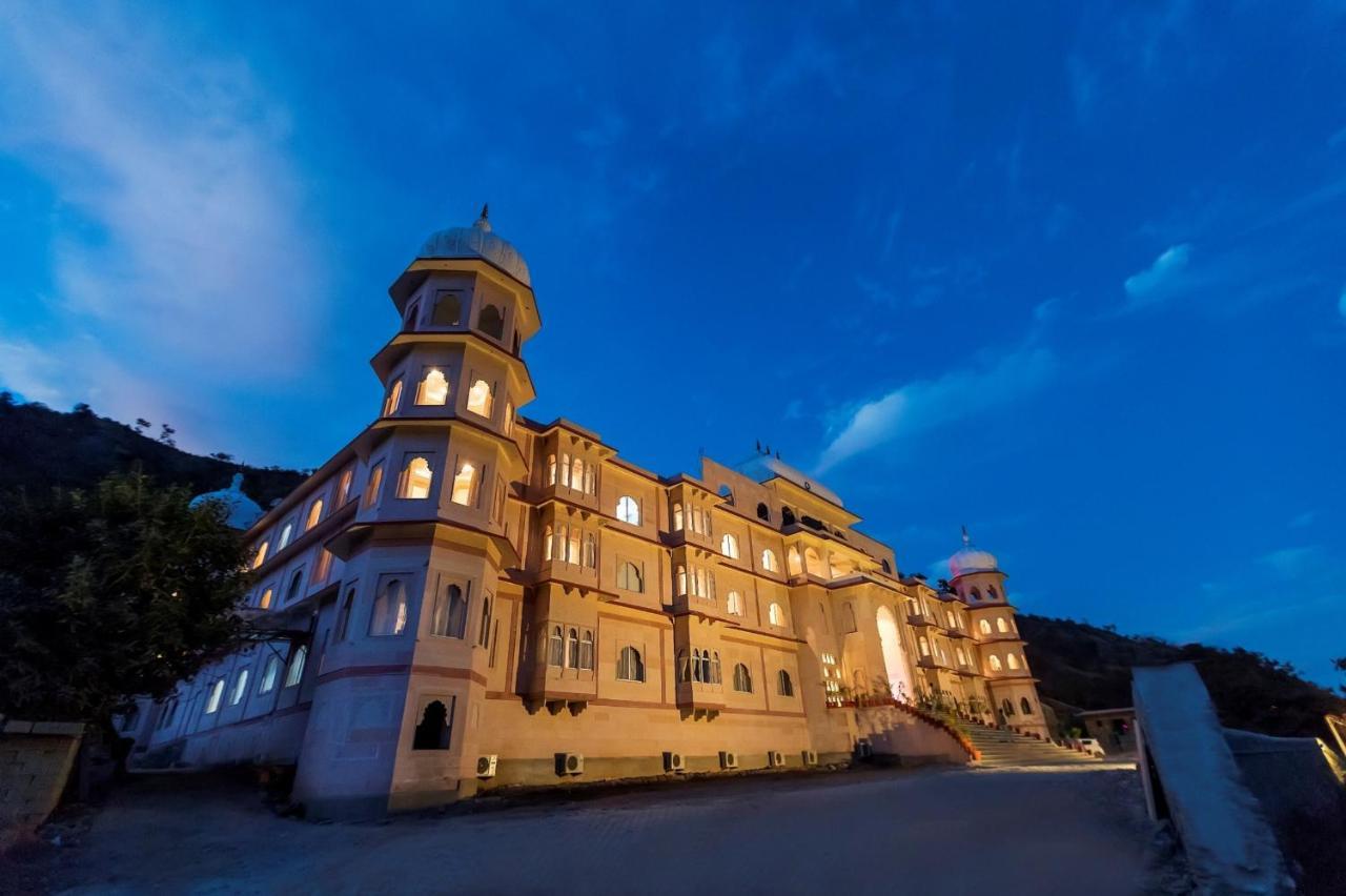 Kumbhalgarh Fort Resort-Pure Veg Buitenkant foto