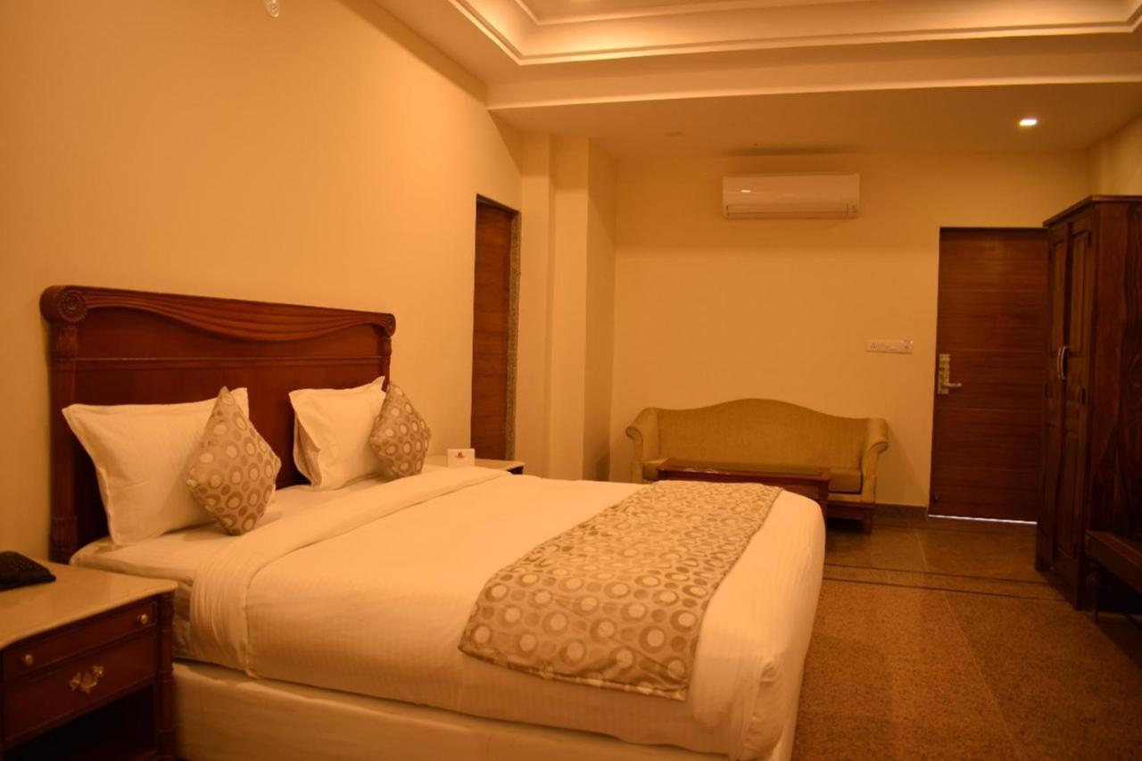 Kumbhalgarh Fort Resort-Pure Veg Buitenkant foto